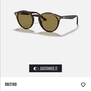 Brand new in box Ray-Ban women’s summer-ready sunglasses 😎🏝